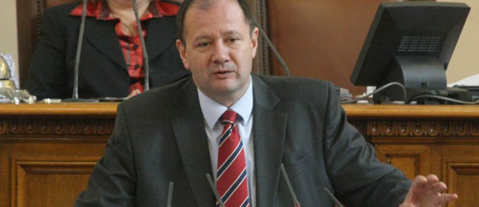 Миков в парламента