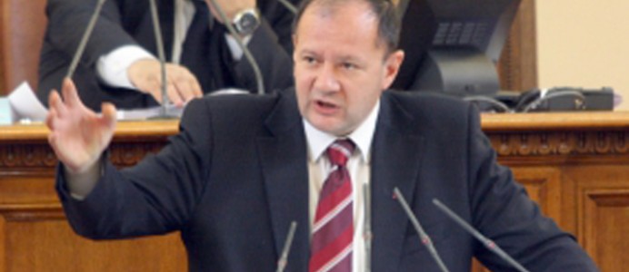 Михаил Миков