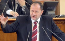 Михаил Миков