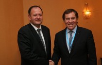Миков, Миньон