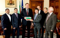 Миков, среща с шампиона по борба Иво Ангелов