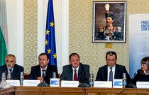 миков, парламент, дискусия, 19 ноем. 2013