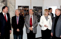 Изложба "Парламентарната година през погледа на фоторепортерите" - 18 дек. 2013 г.