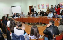 Председателят на Народното събрание Михаил Миков изнесе лекция за началото на българския парламентаризъм и приемането на Търновската конституция пред ученици от Гимназията с преподаване на чужди езици „Йордан Радичков” във Видин - 26 април 2014 г.