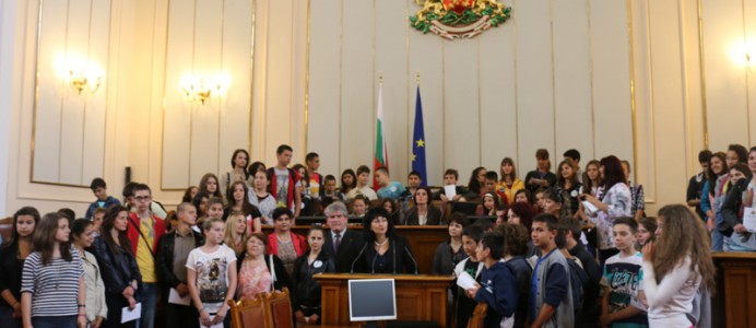 Лауреати от четвъртото издание на проекта „Народните будители и аз” бяха гости на Народното събрание - 17 юни 2014 г.