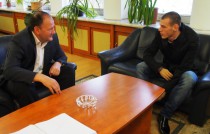 Среща на председателя на БСП Михаил Миков с параолимпиеца Михаил Христов - 23 октомври 2014 г.