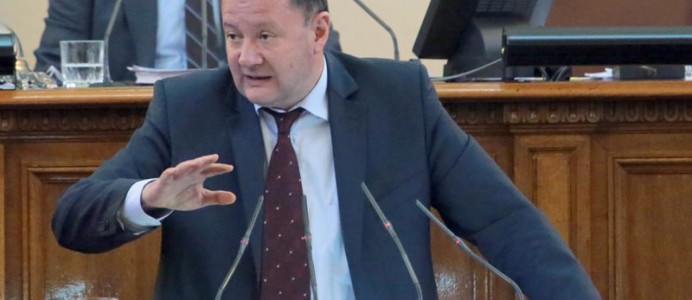 Михаил Миков от парламентарната трибуна - 2014 г.