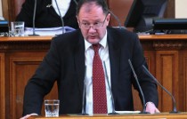 Михаил Миков на парламентарната трибуна - 2014