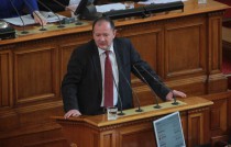 Михаил Миков на парламентарната трибуна - 2015