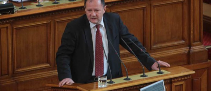 Михаил Миков на парламентарната трибуна - 2015