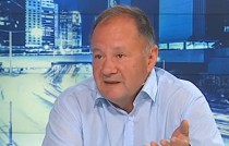 Миков: Сменя се едно дясно управление с друго, а БСП гледа да се отърка във властта